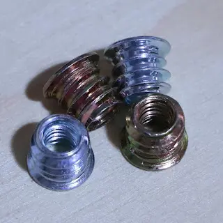 Tuercas de inserción